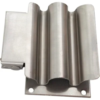 Uchwyt okrągłych nasad firmy Buyers Products SH675SS, sprężynowy, ścienny, 4 otwory